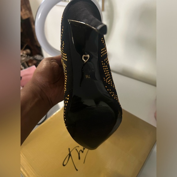 Black & gold booties - Picture 2 of 4